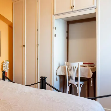 Casa Vincy, Ospitar Costa Volpino