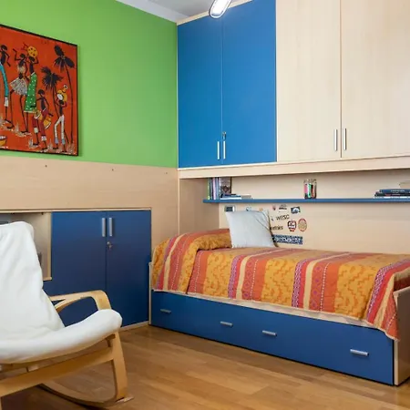 Casa Vincy, Ospitar Apartament Costa Volpino
