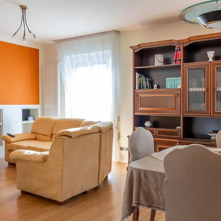 Casa Vincy, Ospitar Costa Volpino