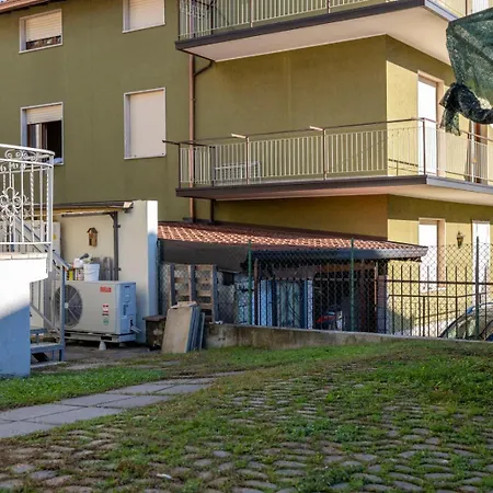 Casa Vincy, Ospitar * Costa Volpino